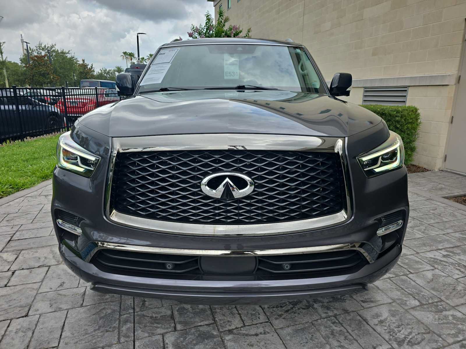 Certified 2023 INFINITI QX80 Premium Select w/ Cargo Package AWD/4WD image 2