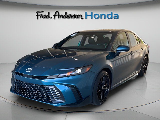 Used 2025 Toyota Camry SE FWD image 1