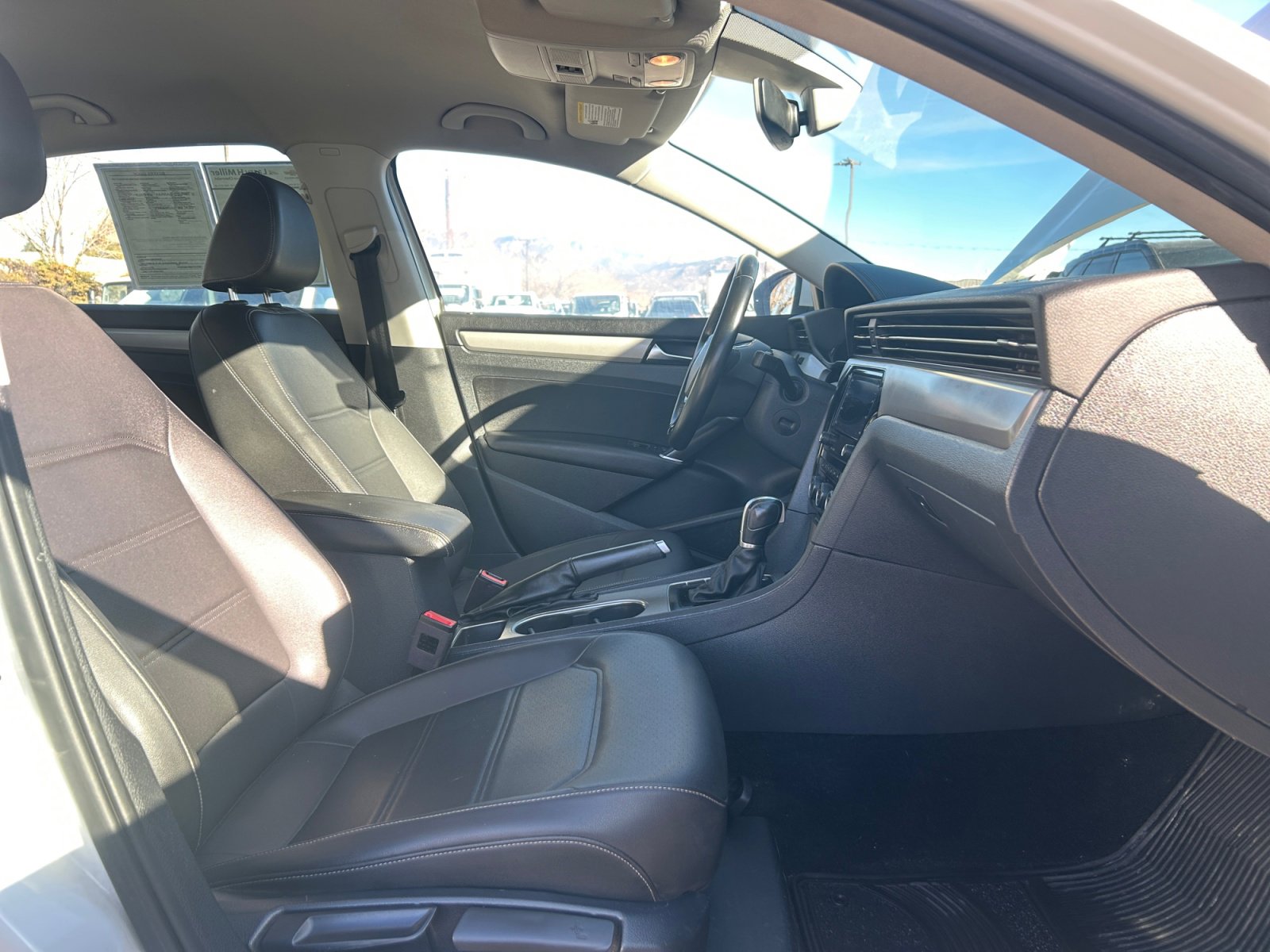 Used 2020 Volkswagen Passat 2.0T SE image 25