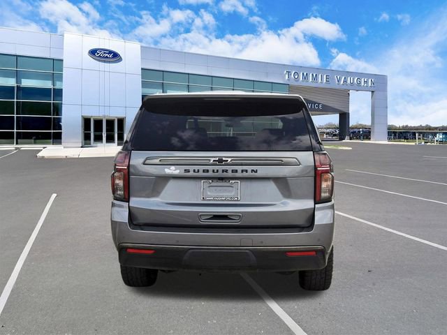 Used 2022 Chevrolet Suburban Z71 w/ Luxury Package image 3