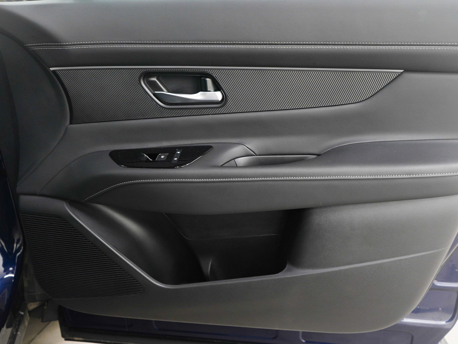 Used 2025 Nissan Murano SV image 9