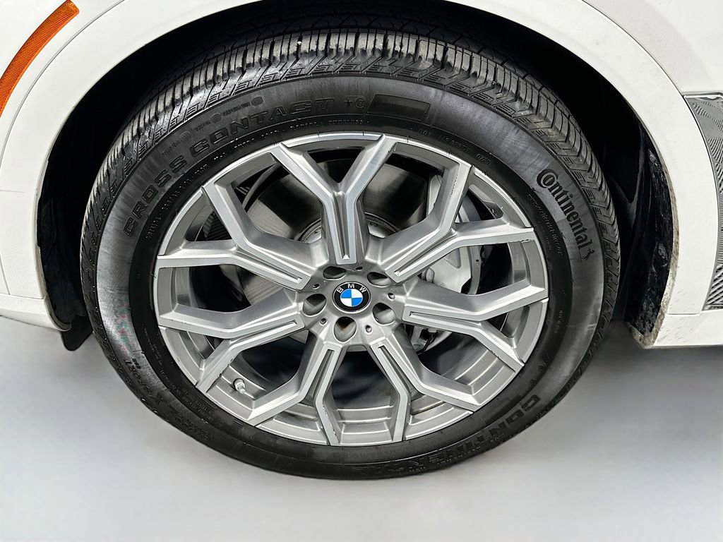 Used 2023 BMW X7 xDrive40i w/ Parking Assistance Package image 33