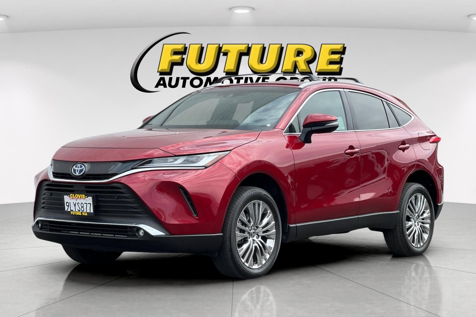 Used 2024 Toyota Venza XLE AWD/4WD image 8