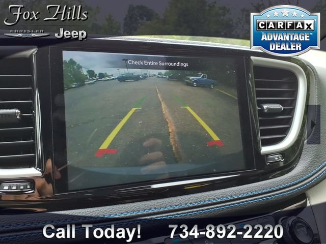 Used 2021 Chrysler Pacifica Touring-L FWD image 21