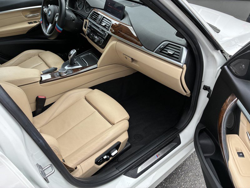 Used 2018 BMW 340i Sedan w/ Premium Package RWD image 18