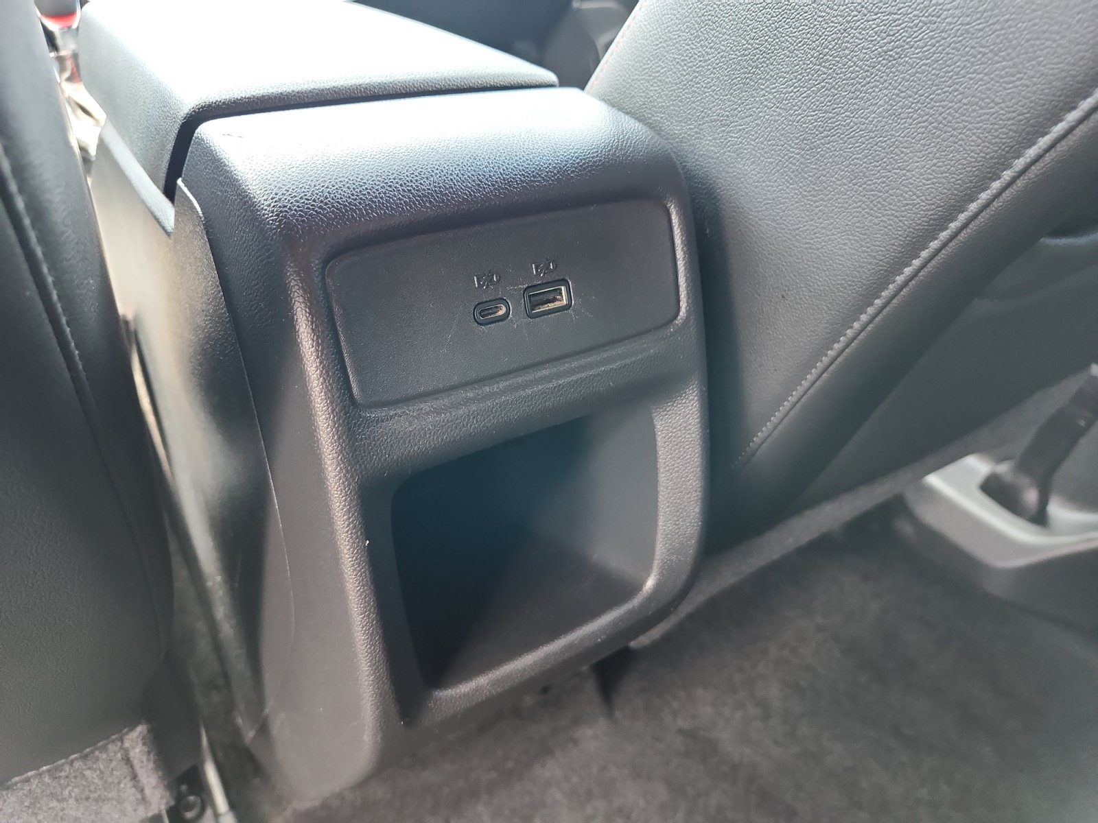 Used 2024 Chevrolet Trax RS w/ Sunroof Package FWD image 15