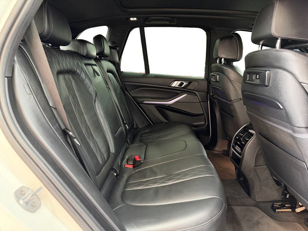 Used 2019 BMW X5 xDrive40i w/ Luxury Seating Package AWD/4WD image 18