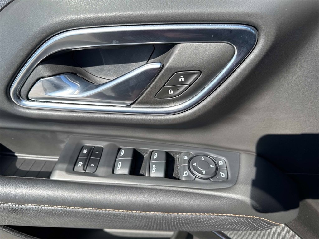 Certified 2024 GMC Yukon XL AT4 w/ AT4 Premium Package image 11