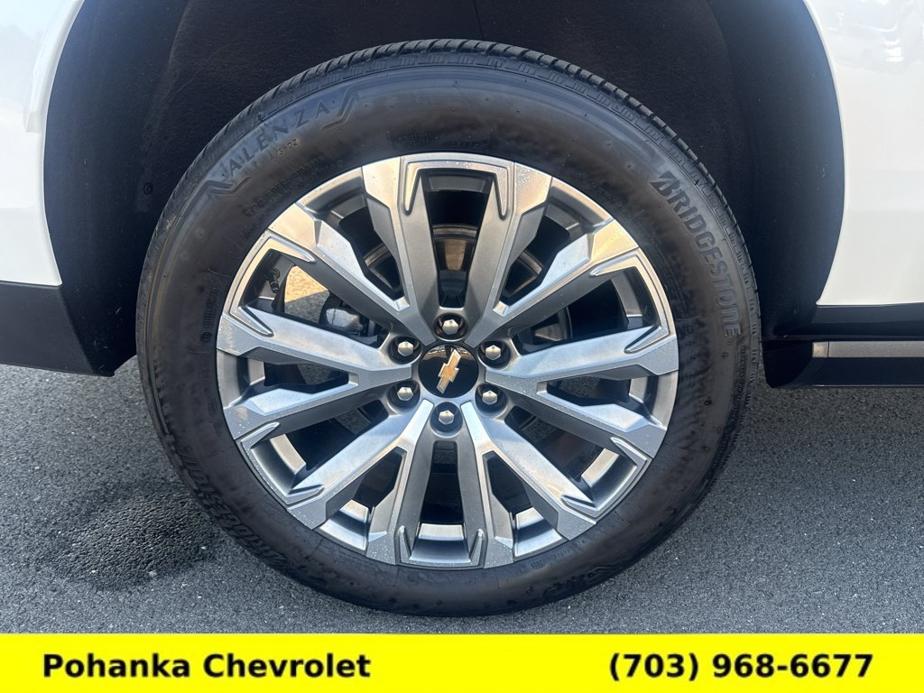 Used 2025 Chevrolet Suburban High Country AWD/4WD image 40