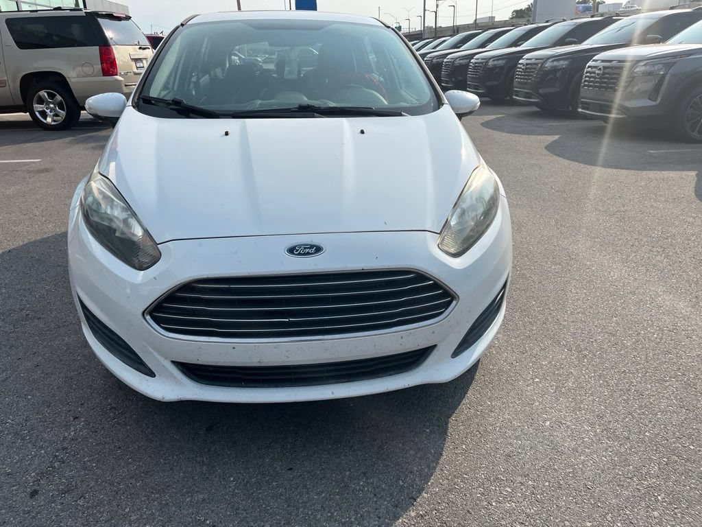 Used 2015 Ford Fiesta SE w/ Exterior Protection Package FWD image 2
