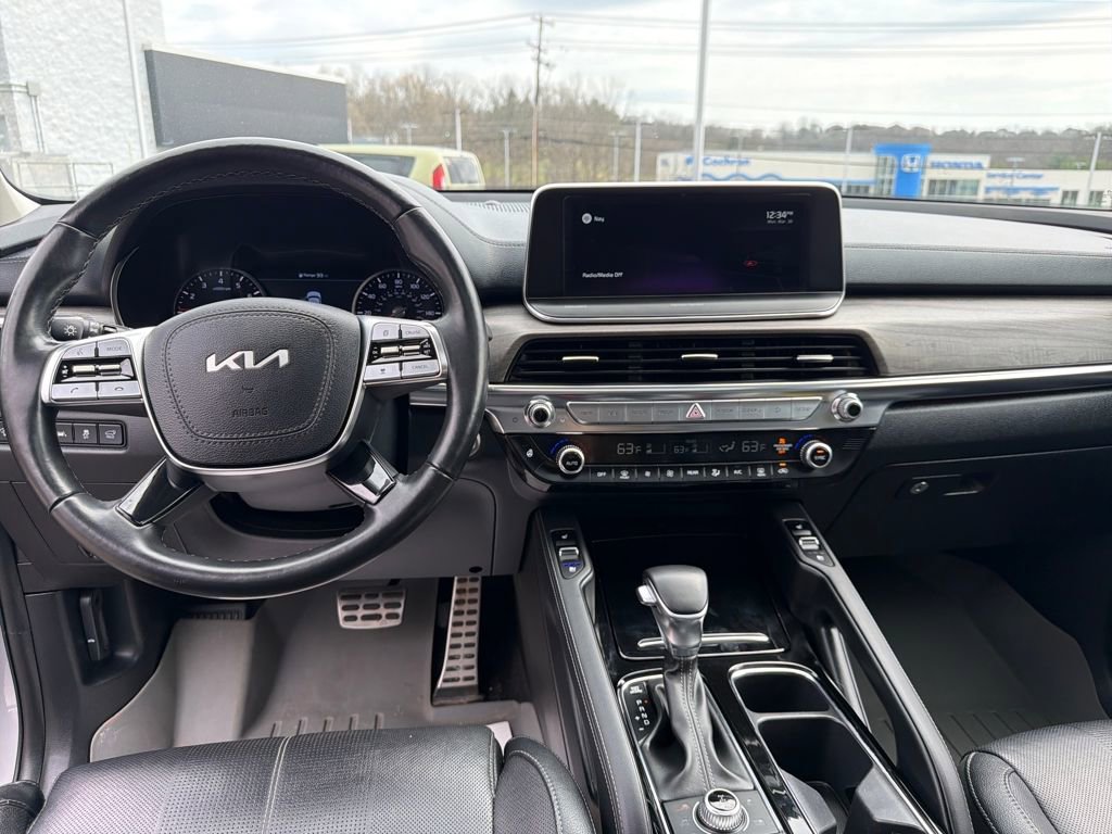 Certified 2022 Kia Telluride SX w/ Nightfall Edition Package image 24