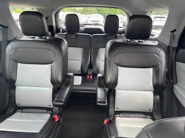 Used 2023 Ford Explorer XLT w/ Equipment Group 202A AWD/4WD image 27