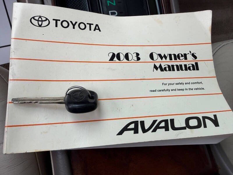 Used 2003 Toyota Avalon XLS image 14