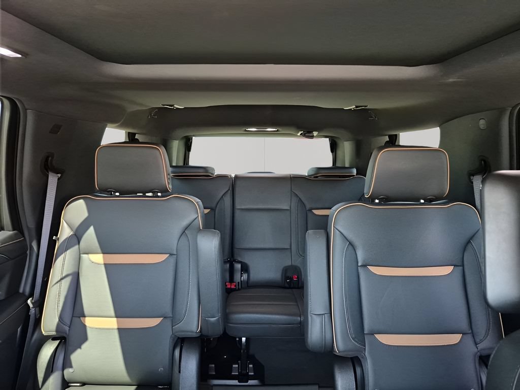 Used 2024 GMC Yukon AT4 w/ Technology Package AWD/4WD image 49