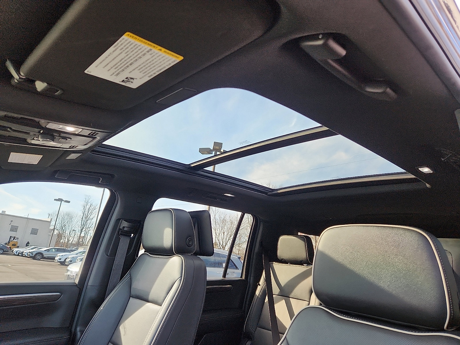 Used 2025 Chevrolet Suburban Premier image 17