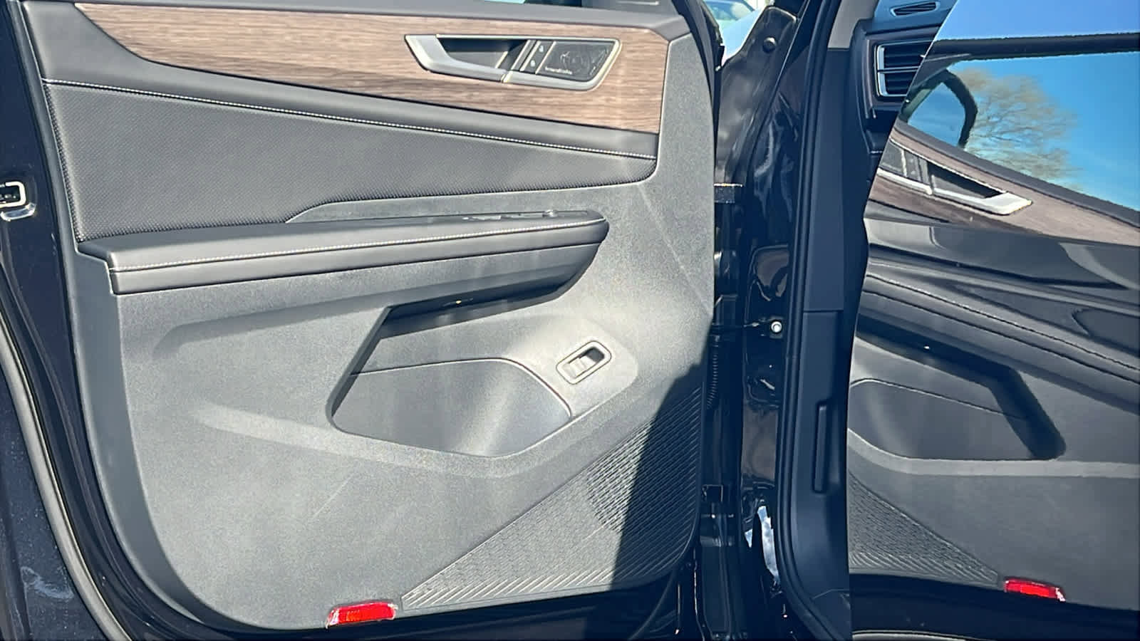 New 2026 Volkswagen Atlas SEL Premium R-Line image 23