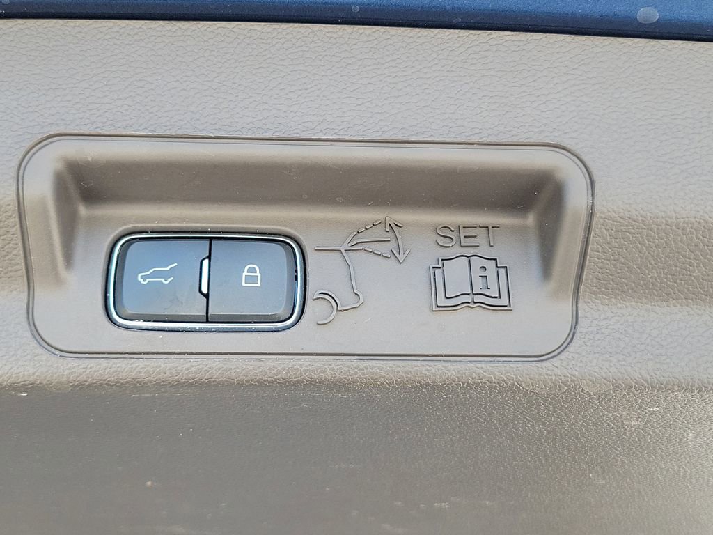 Used 2020 Ford Explorer Platinum image 20