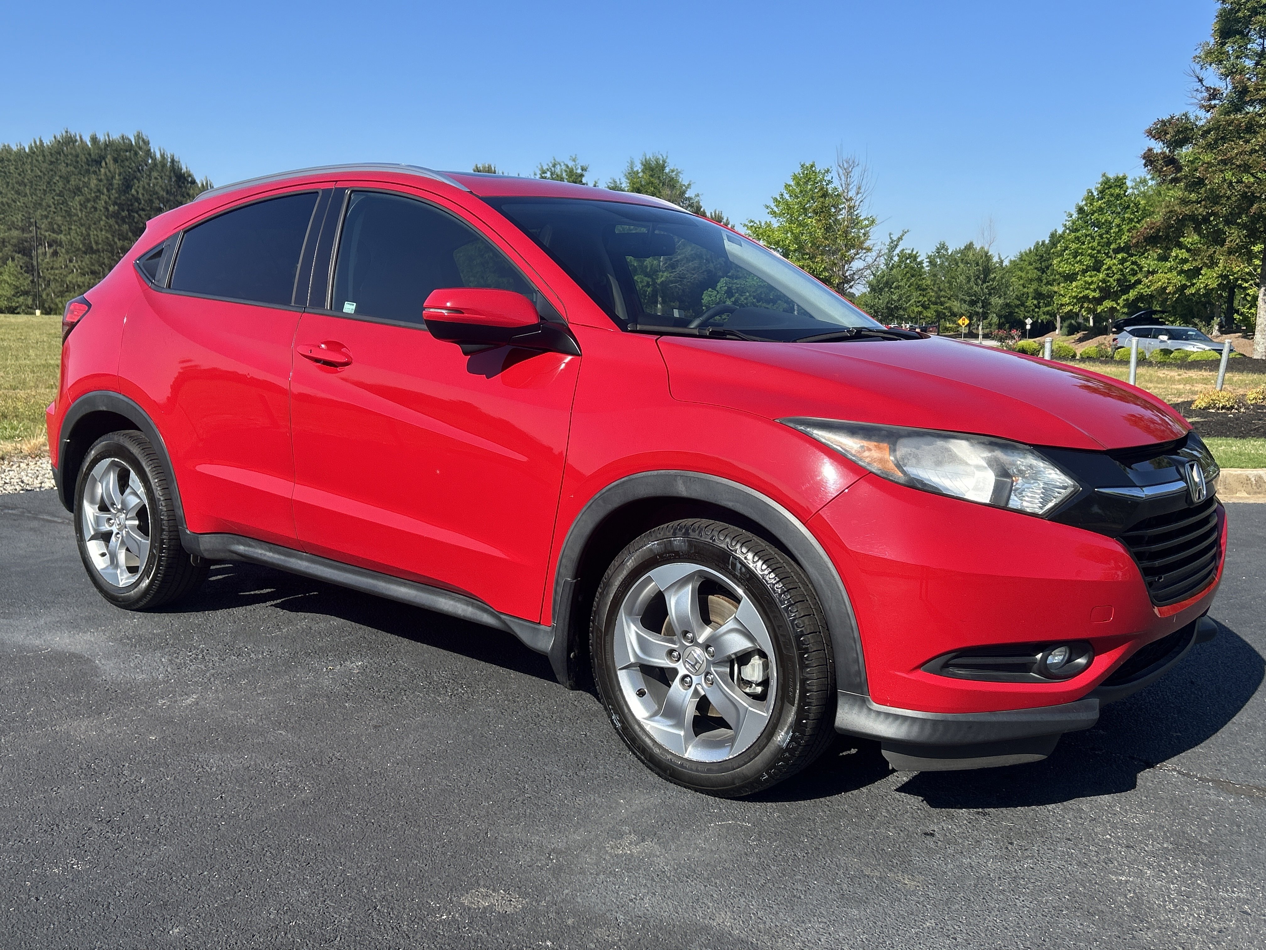 Used 2017 Honda HR-V EX-L image 2