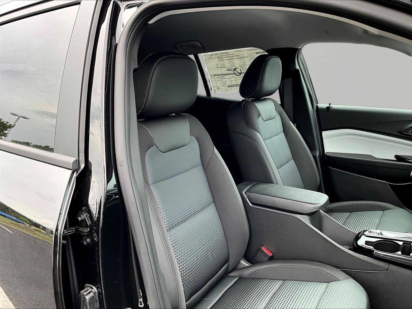 New 2026 Chevrolet Trax LT w/ LT Convenience Package FWD image 19