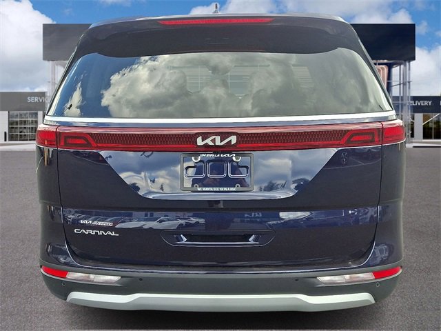 Certified 2024 Kia Carnival LX image 5