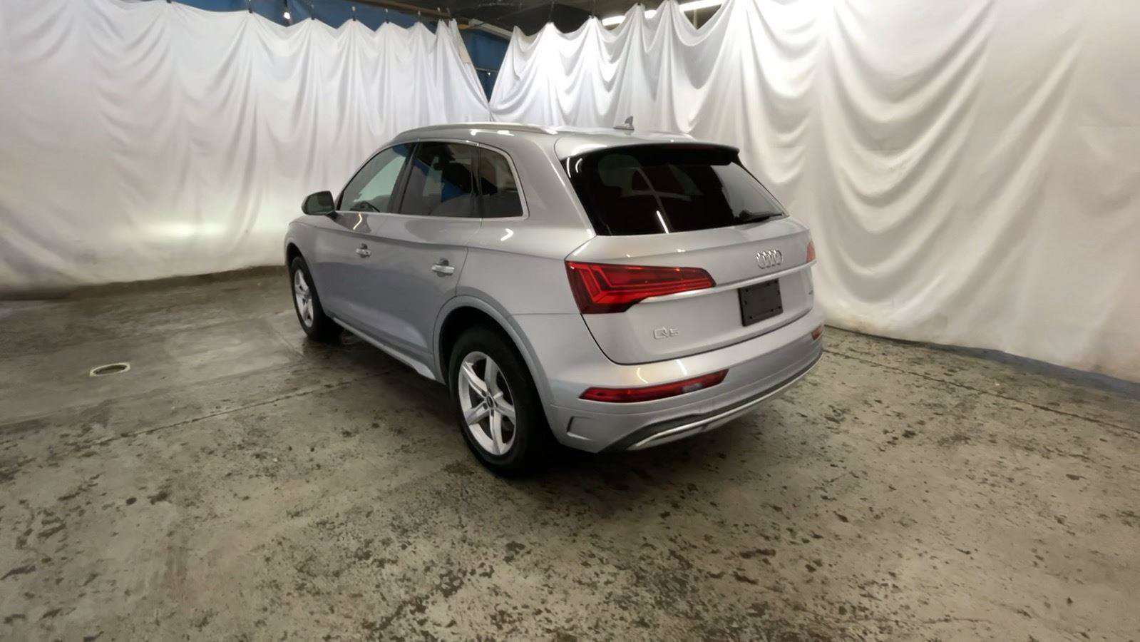 Used 2021 Audi Q5 2.0T Premium w/ Convenience Package AWD/4WD image 9