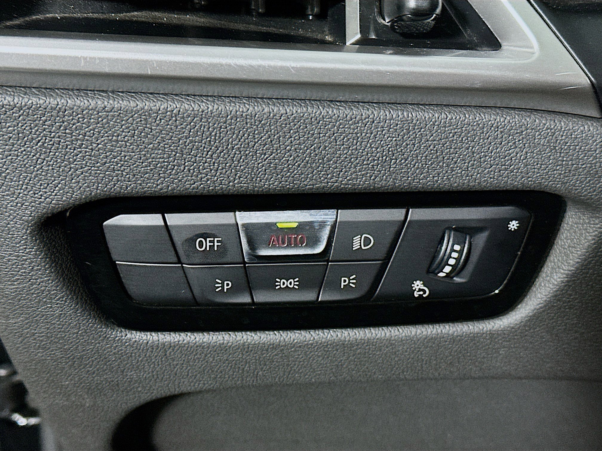 Used 2025 BMW 330i Sedan image 17