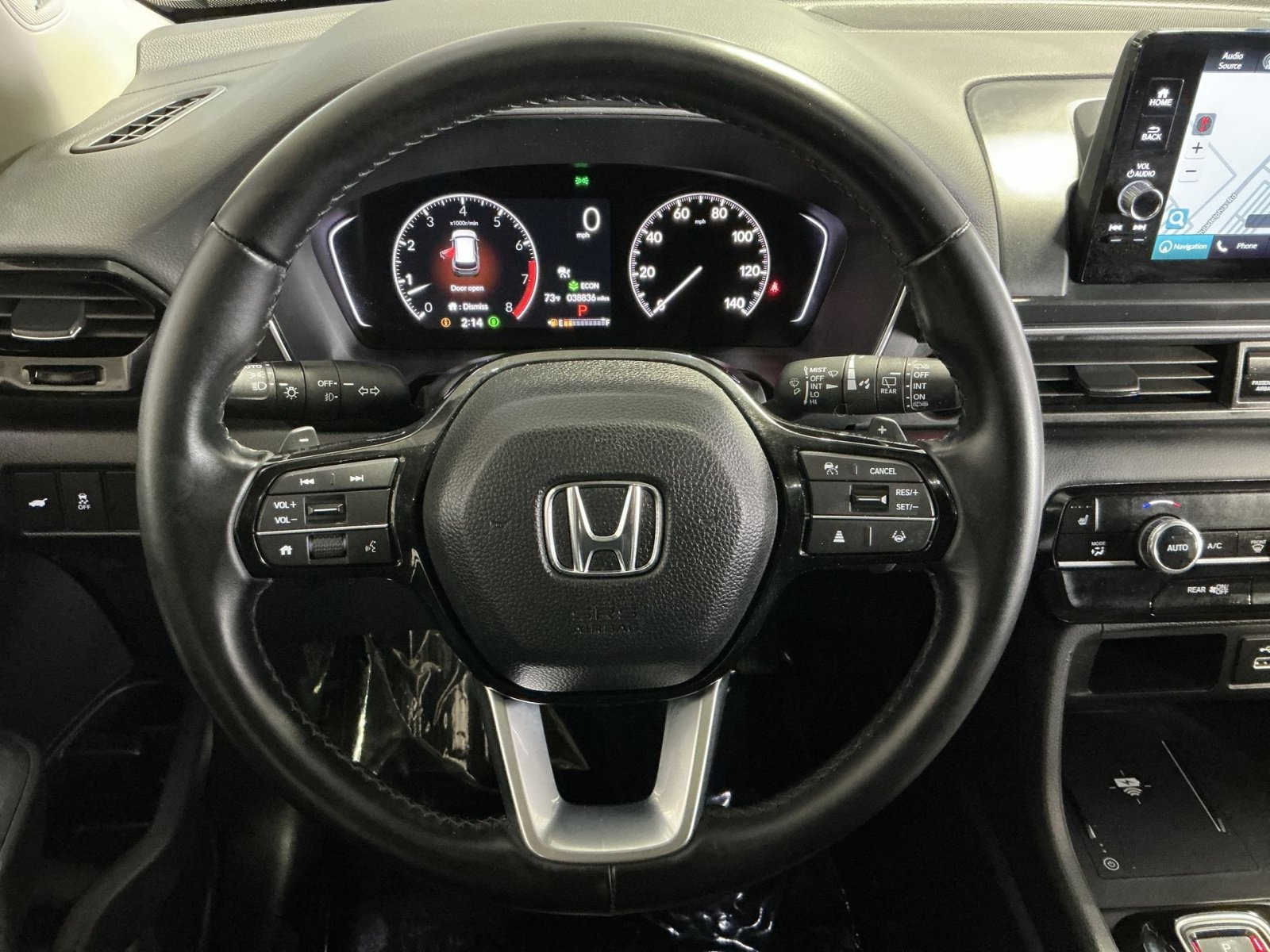 Used 2025 Honda Pilot Touring image 17