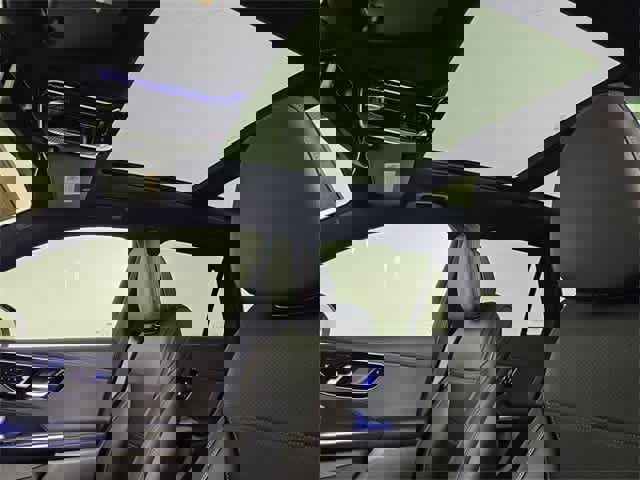 Used 2025 Mercedes-Benz GLC 350e GLC 350e image 19