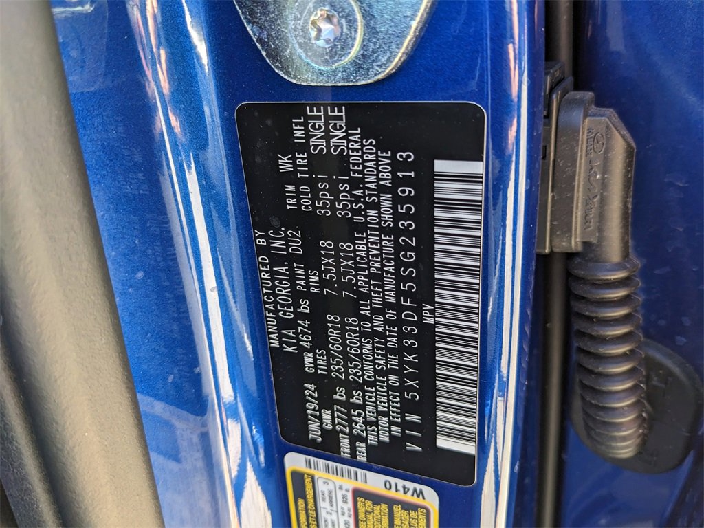 Certified 2025 Kia Sportage EX image 36