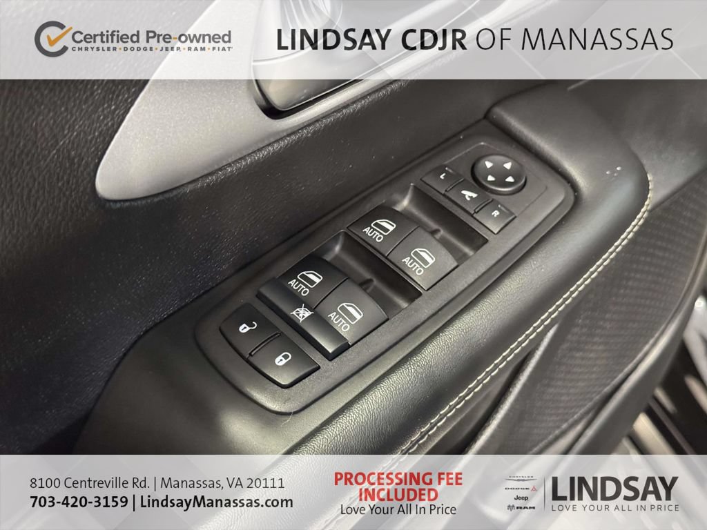 Certified 2025 Chrysler Pacifica Limited FWD image 29