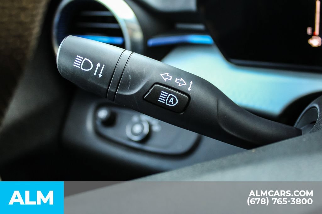 Used 2025 Chevrolet Trax LT FWD image 28
