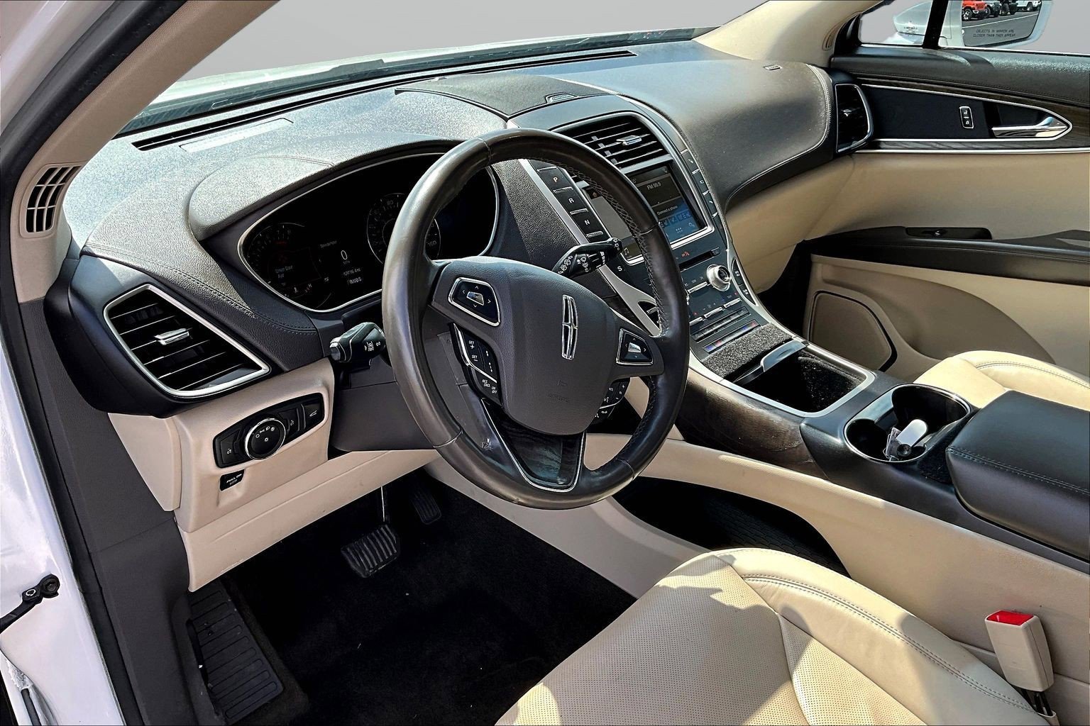 Used 2018 Lincoln MKX Reserve w/ Driver Assistance Package AWD/4WD image 20