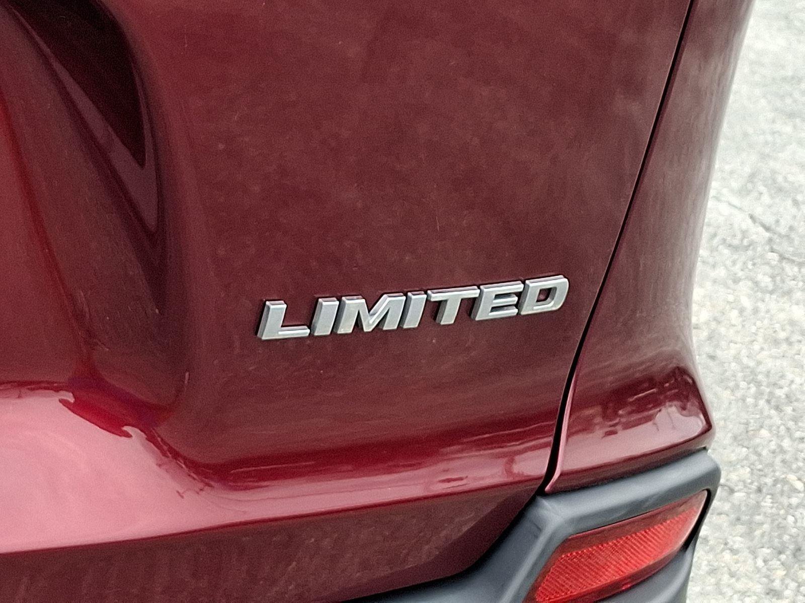 Used 2019 Jeep Cherokee Limited AWD/4WD image 29