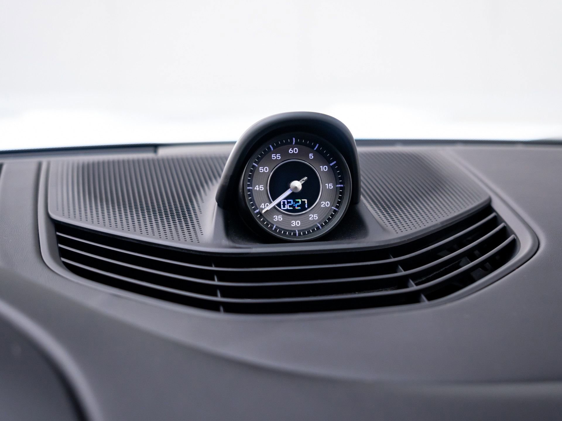 Used 2022 Porsche Taycan Turbo S image 22