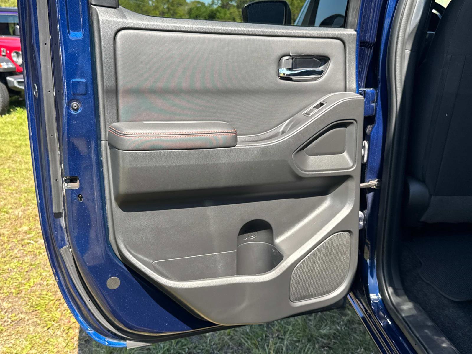 Used 2023 Nissan Frontier PRO-4X w/ Technology Package image 12