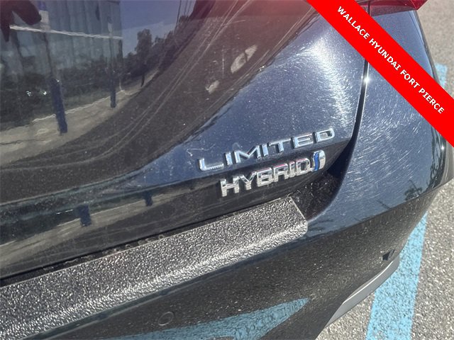 Used 2022 Toyota Avalon Limited image 9