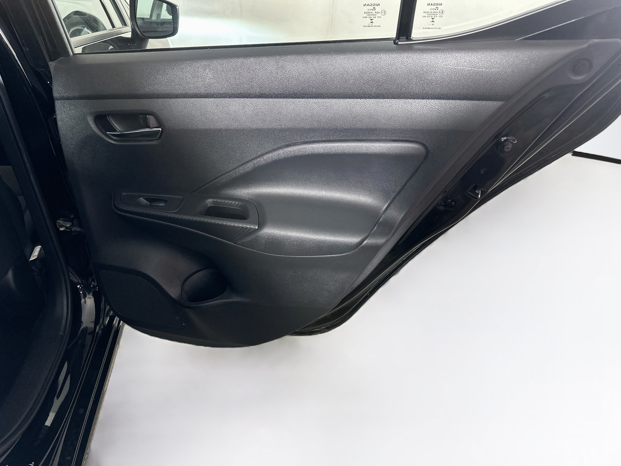 Used 2025 Nissan Versa SV FWD image 28