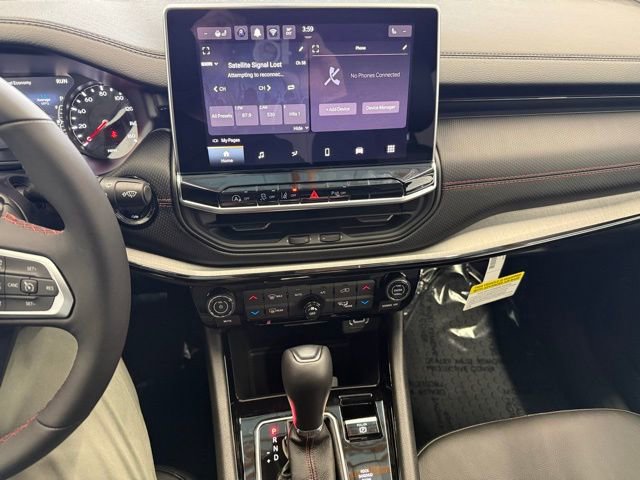 New 2026 Jeep Compass Trailhawk w/ Trailer Tow Group image 18