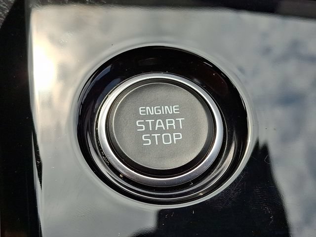 Certified 2025 Kia Sportage EX AWD/4WD image 22