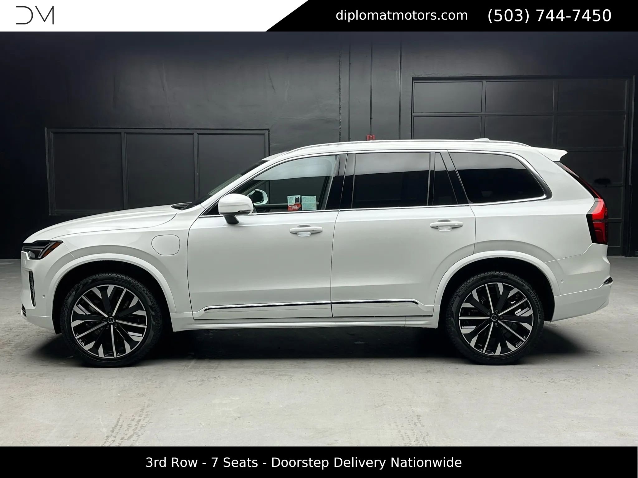 Used 2025 Volvo XC90 T8 Ultra w/ Protection Package Premier image 3