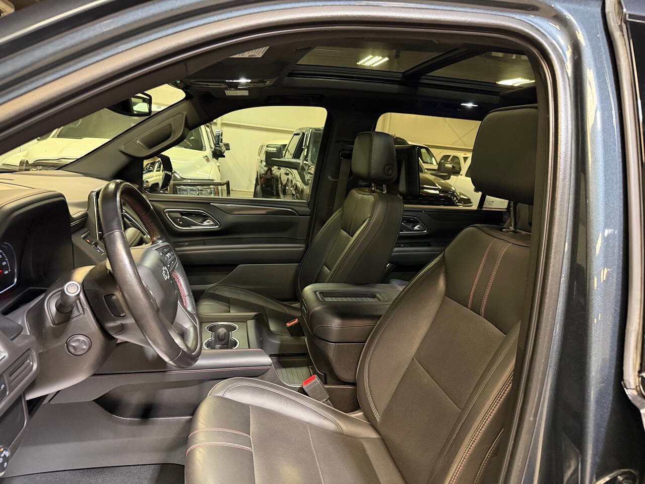 Used 2021 Chevrolet Suburban RST w/ Luxury Package AWD/4WD image 18