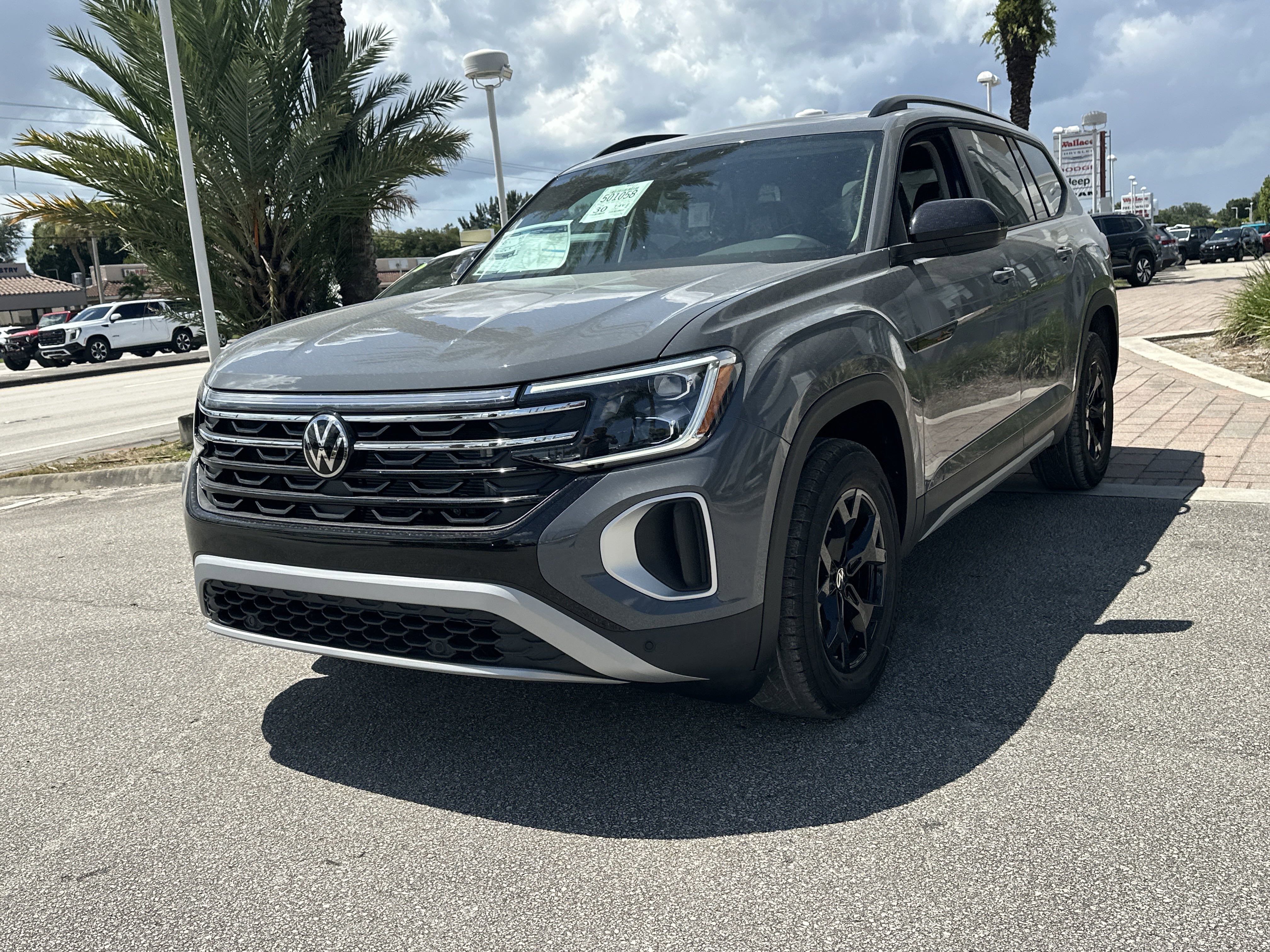 New 2026 Volkswagen Atlas SEL Premium R-Line image 2