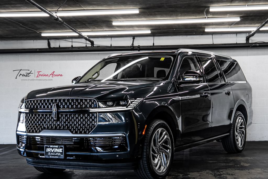 Used 2025 Lincoln Navigator L Reserve AWD/4WD image 1