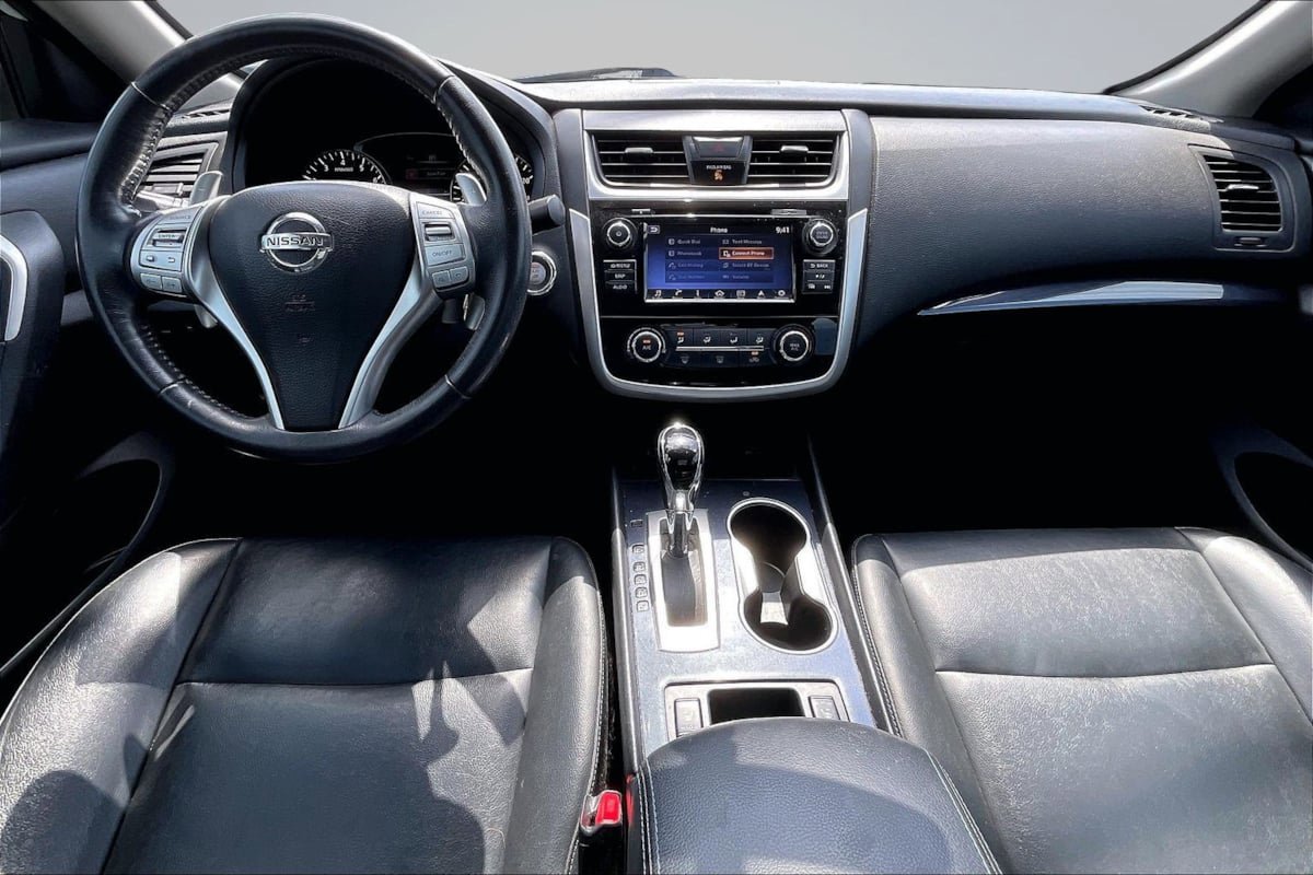 Used 2018 Nissan Altima 2.5 SR w/ SR Midnight Edition FWD image 16