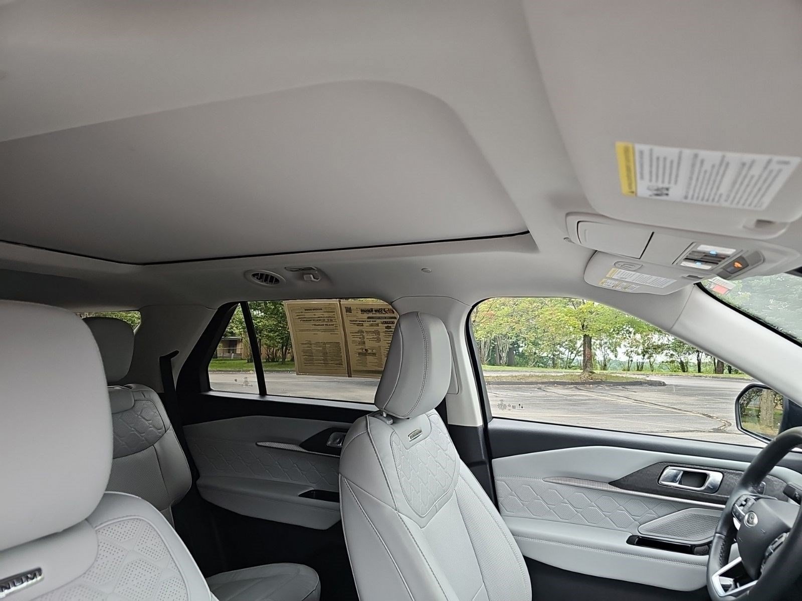 Used 2025 Ford Explorer Platinum w/ LUX Leather Package AWD/4WD image 13