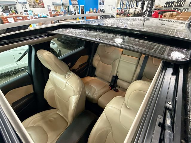 Used 2016 Jeep Cherokee Limited w/ Luxury Group AWD/4WD image 21