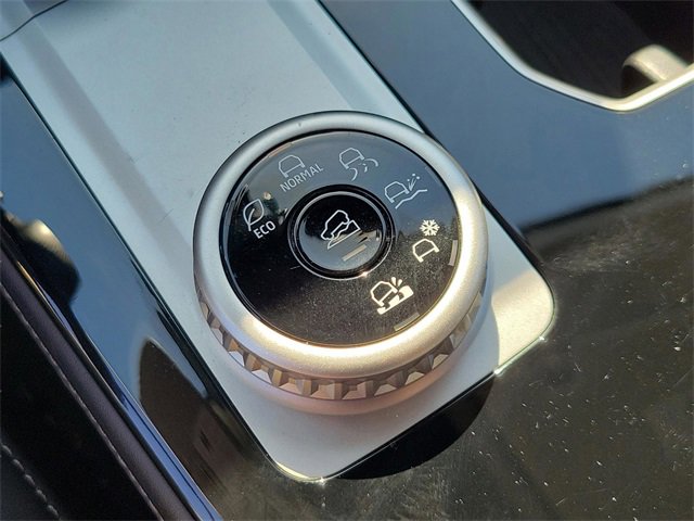 Used 2025 Mitsubishi Outlander SE image 29