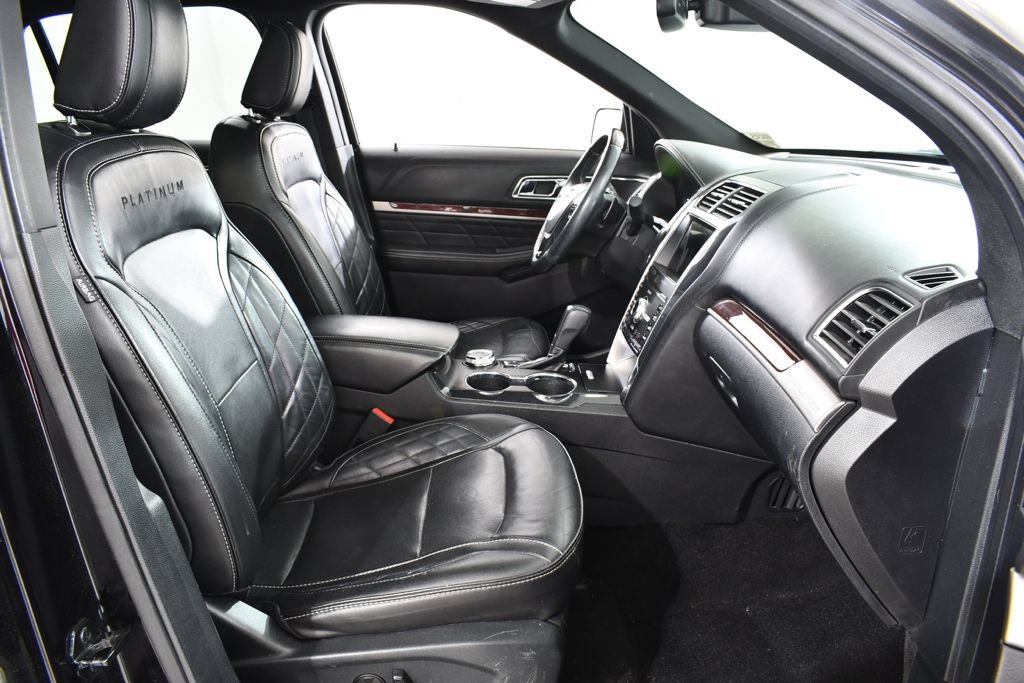Used 2019 Ford Explorer Platinum AWD/4WD image 10