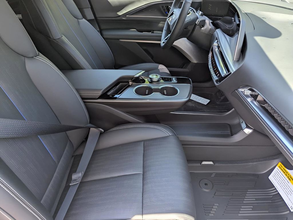 New 2026 Cadillac Lyriq Premium Luxury w/ LPO, Floor Liner Package image 18