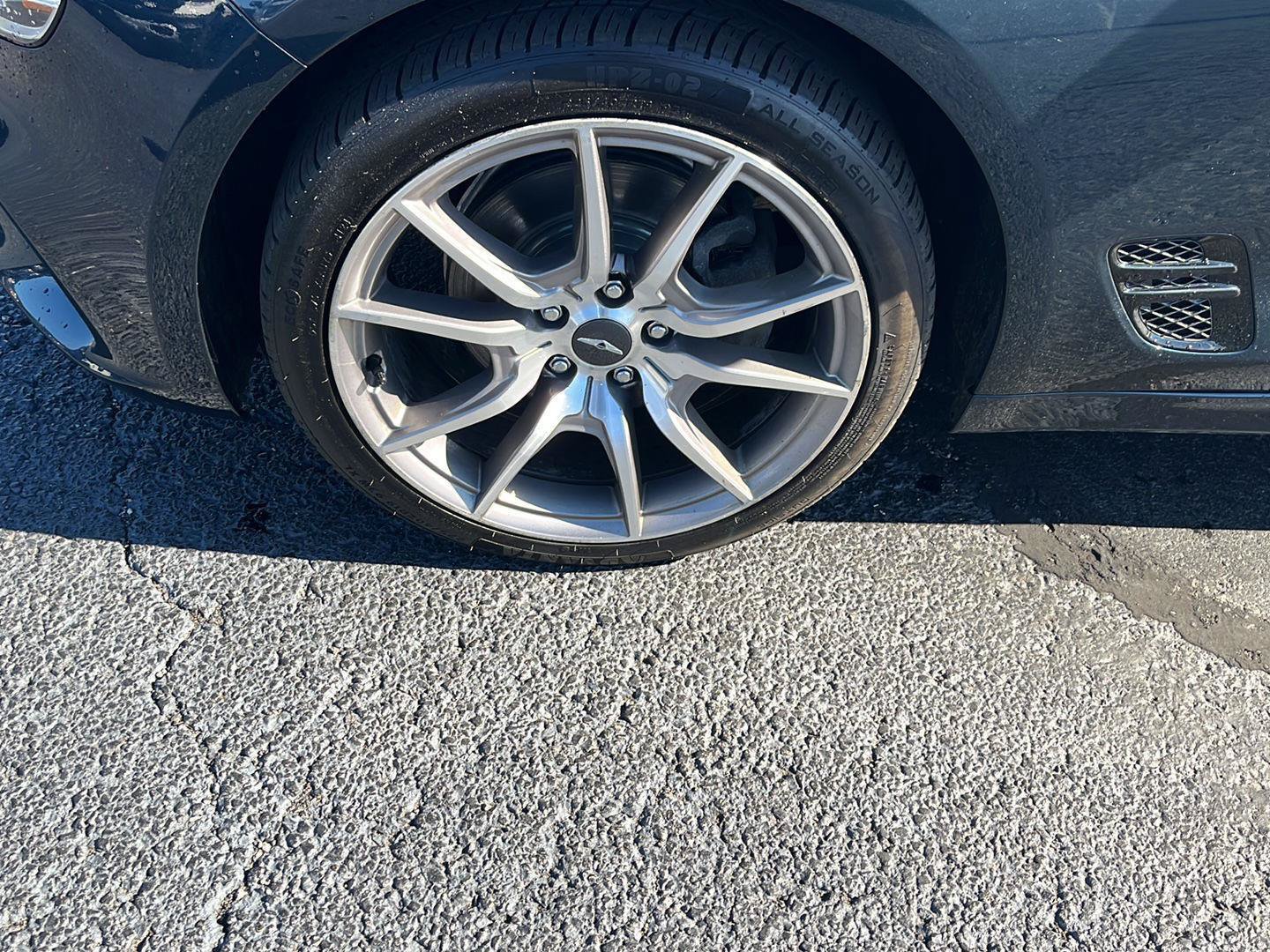 Used 2023 Genesis G70 2.0T AWD/4WD image 32